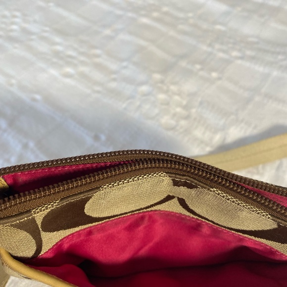 Coach cross body bag. - Picture 5 of 6